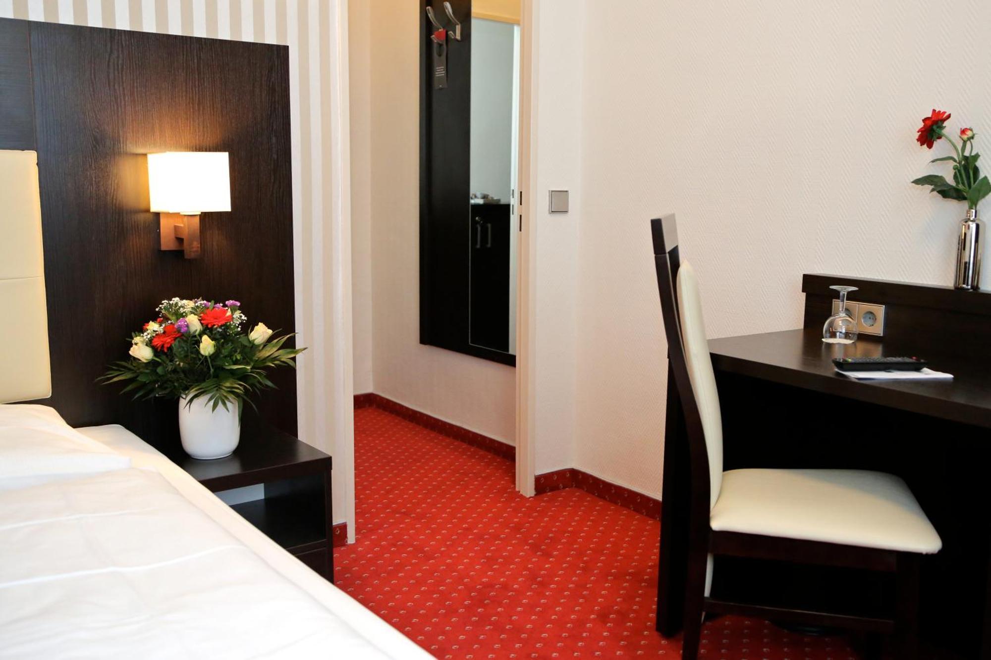 Hotel Herbst Берлин Экстерьер фото